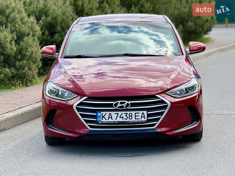 Седан Hyundai Elantra 2016 в Києві