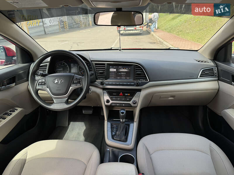 Седан Hyundai Elantra 2016 в Києві