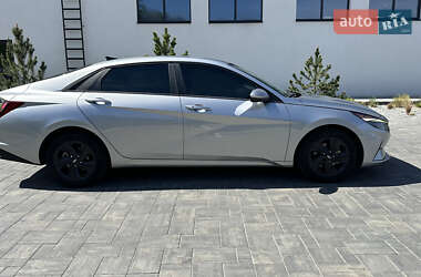 Седан Hyundai Elantra 2022 в 