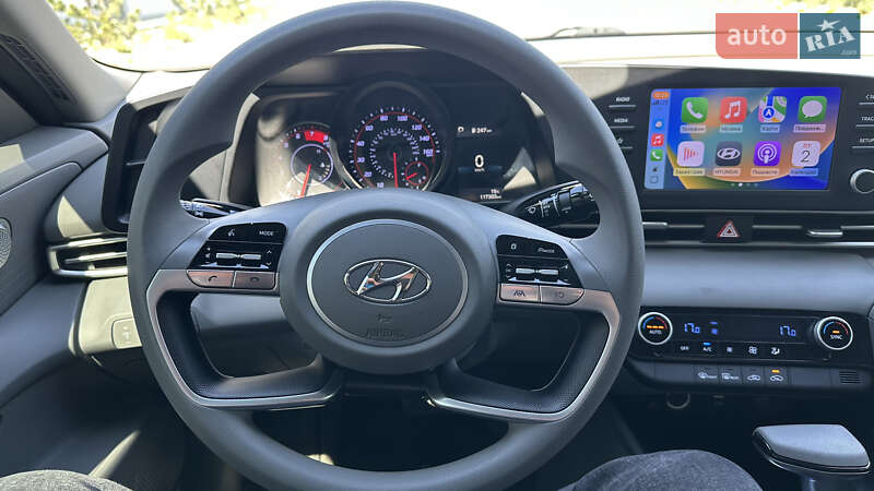Седан Hyundai Elantra 2022 в Луцке