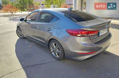 Седан Hyundai Elantra 2018 в 