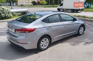 Седан Hyundai Elantra 2016 в 