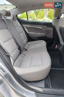 Седан Hyundai Elantra 2016 в 