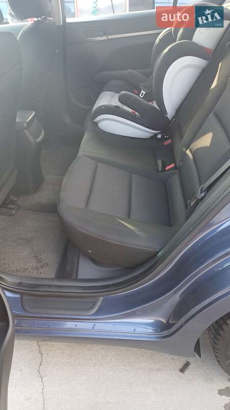 Седан Hyundai Elantra 2018 в Ізмаїлі
