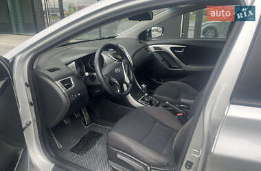 Седан Hyundai Elantra 2011 в 