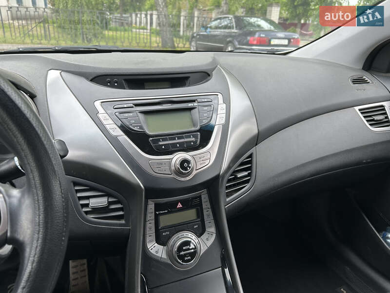 Седан Hyundai Elantra 2013 в Переяславе
