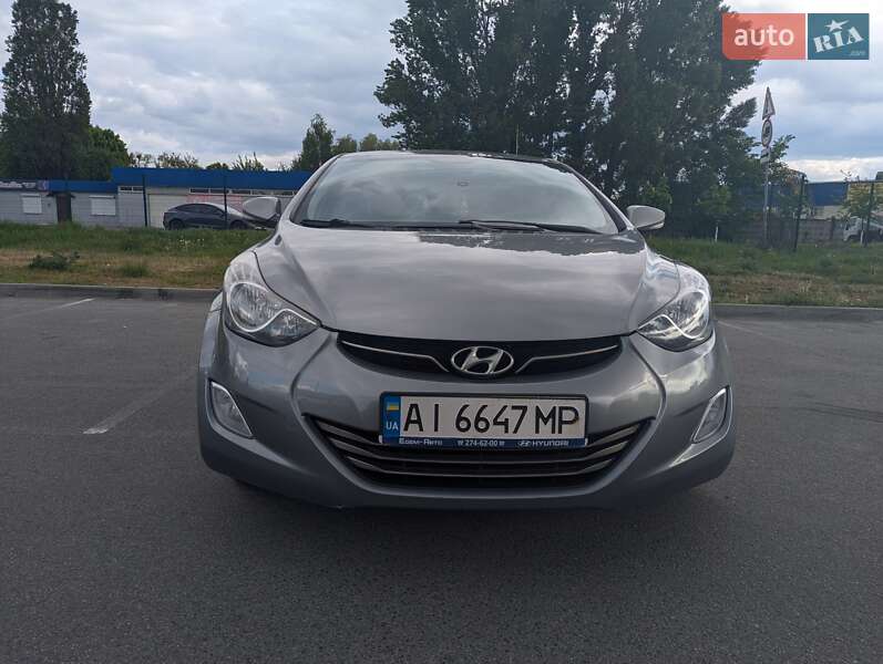 Седан Hyundai Elantra 2012 в Киеве