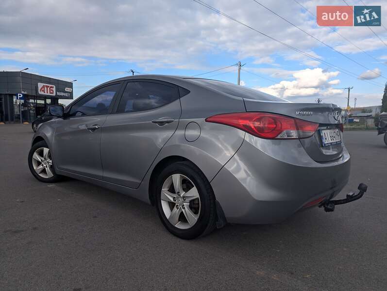 Седан Hyundai Elantra 2012 в Киеве