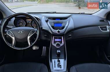 Седан Hyundai Elantra 2012 в 