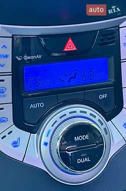 Седан Hyundai Elantra 2012 в 