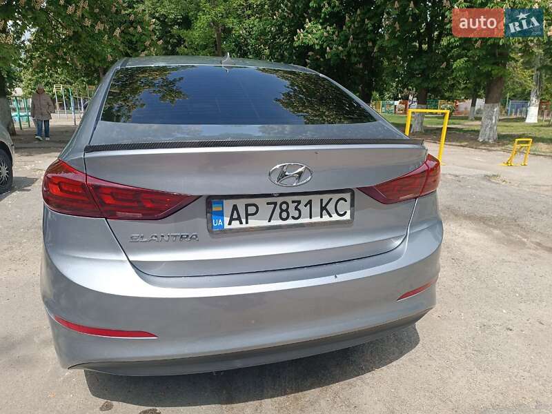 Седан Hyundai Elantra 2016 в Запоріжжі