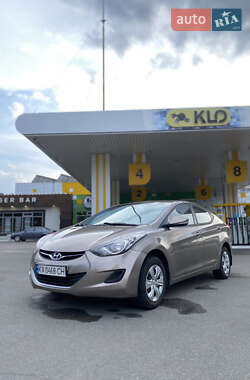 Седан Hyundai Elantra 2013 в Києві