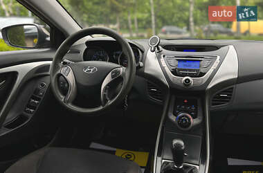 Седан Hyundai Elantra 2013 в 