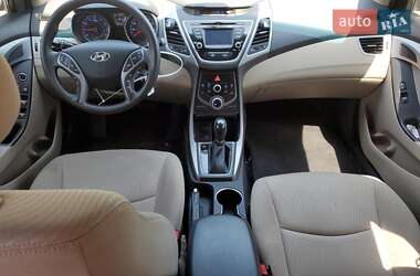 Седан Hyundai Elantra 2015 в 