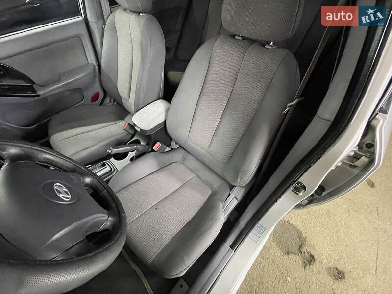 Седан Hyundai Elantra 2005 в Тернополе