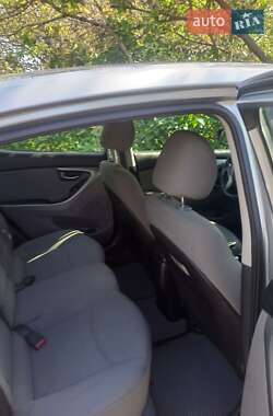 Седан Hyundai Elantra 2014 в 