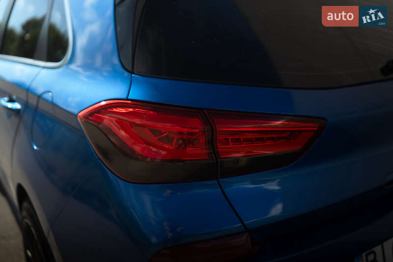 Хэтчбек Hyundai Elantra 2017 в Полтаве