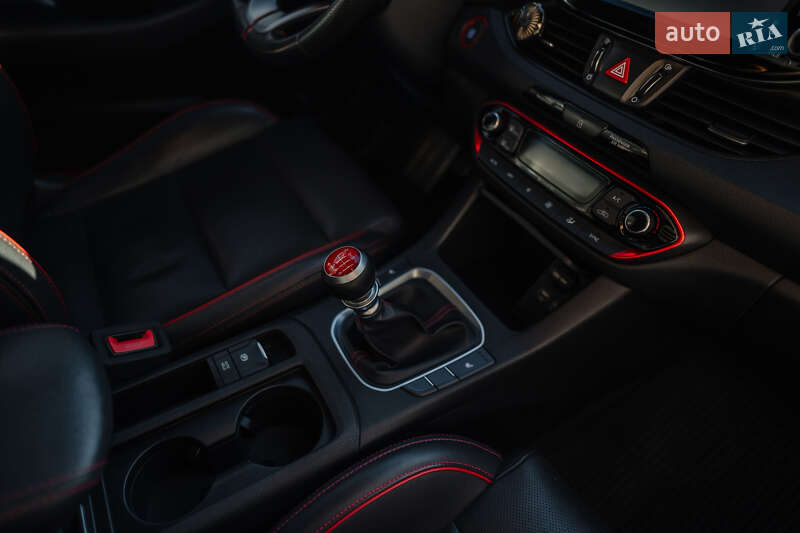 Хэтчбек Hyundai Elantra 2017 в Полтаве