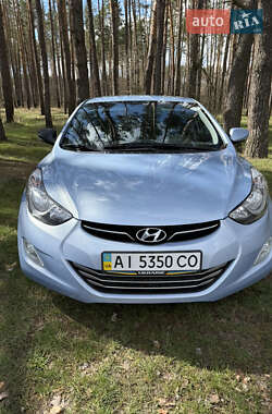 Седан Hyundai Elantra 2013 в Бучі