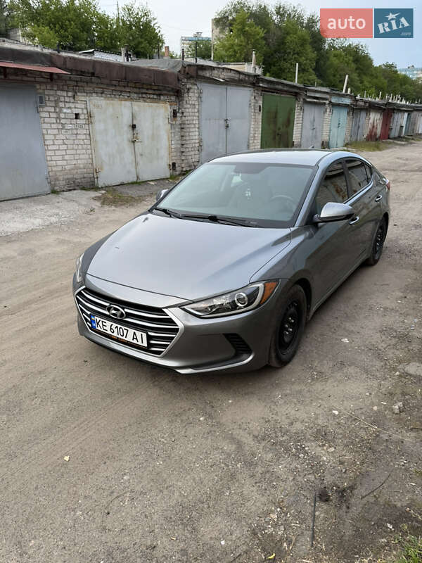 Седан Hyundai Elantra 2017 в Дніпрі