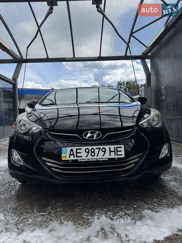 Седан Hyundai Elantra 2013 в Києві
