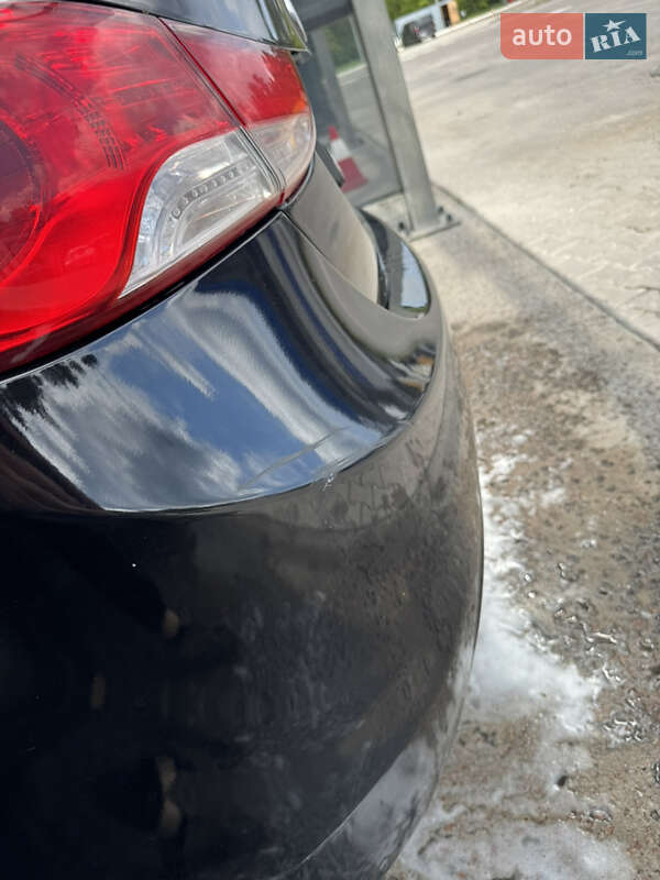 Седан Hyundai Elantra 2013 в Києві