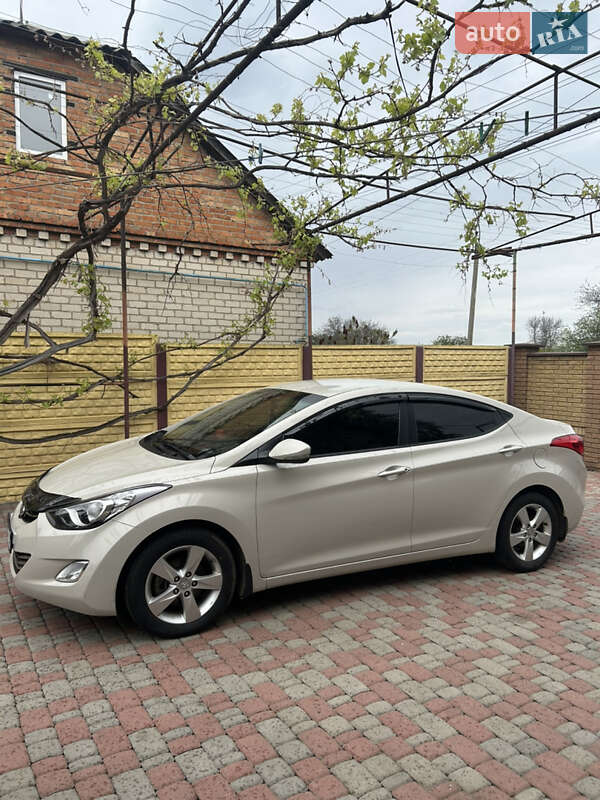 Седан Hyundai Elantra 2013 в Харкові фото 5 Седан Hyundai Elantra 2013 в Харкові