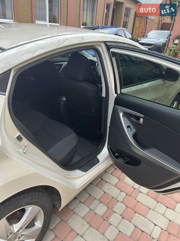 Седан Hyundai Elantra 2013 в Харкові фото 21 Седан Hyundai Elantra 2013 в Харкові