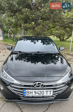 Седан Hyundai Elantra 2019 в Николаеве