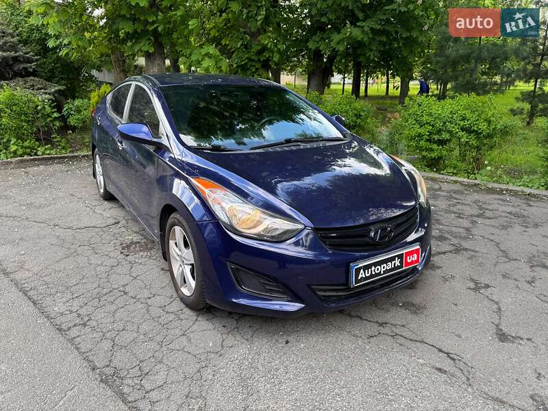 Седан Hyundai Elantra 2013 в Киеве