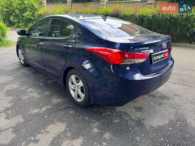 Седан Hyundai Elantra 2013 в Киеве