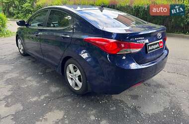 Седан Hyundai Elantra 2013 в 