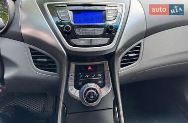 Седан Hyundai Elantra 2013 в 