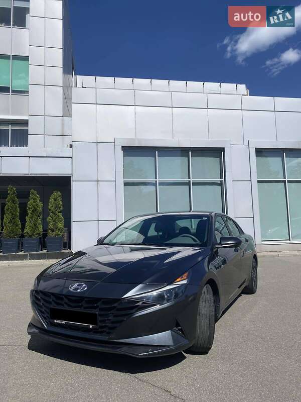 Hyundai Elantra 2021