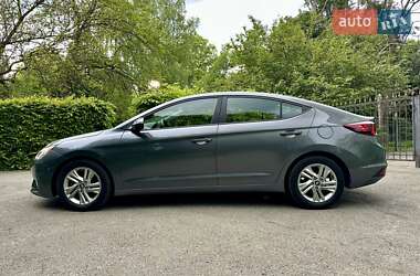 Седан Hyundai Elantra 2019 в 