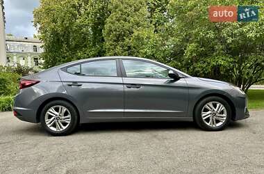 Седан Hyundai Elantra 2019 в 
