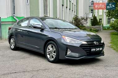Седан Hyundai Elantra 2019 в 