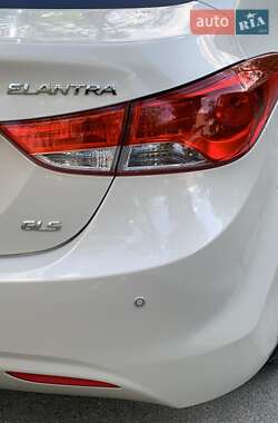 Седан Hyundai Elantra 2012 в 