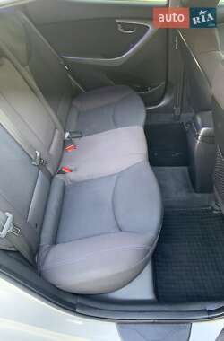 Седан Hyundai Elantra 2012 в 