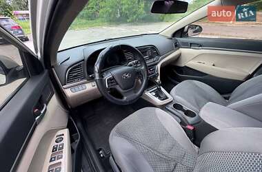 Седан Hyundai Elantra 2018 в 