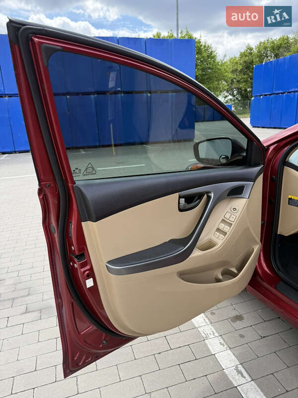 Седан Hyundai Elantra 2013 в Борисполе