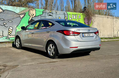 Седан Hyundai Elantra 2015 в 