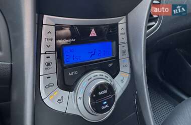 Седан Hyundai Elantra 2012 в 