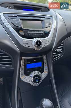 Седан Hyundai Elantra 2012 в 