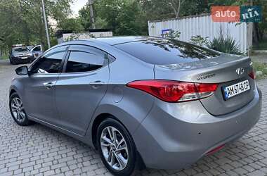 Седан Hyundai Elantra 2012 в 