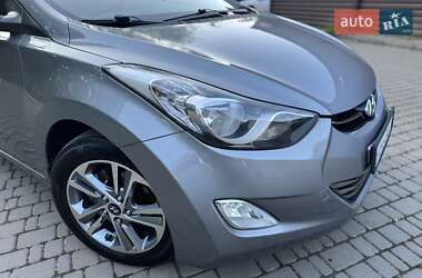 Седан Hyundai Elantra 2012 в 