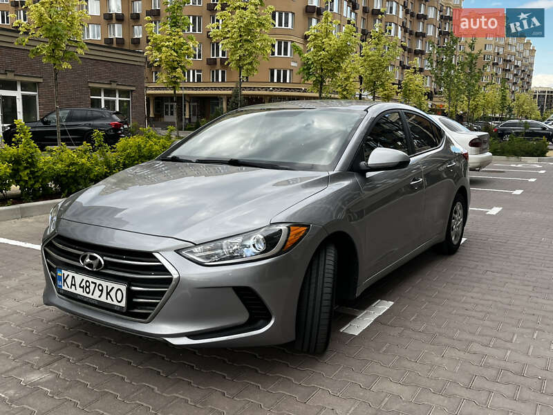 Седан Hyundai Elantra 2016 в Києві