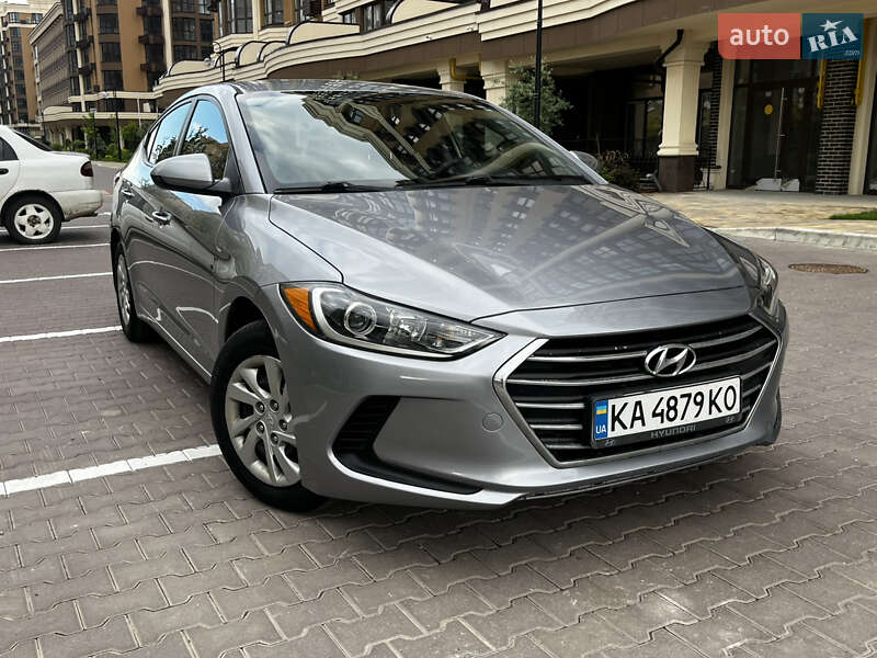 Седан Hyundai Elantra 2016 в Києві