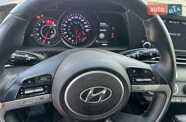 Седан Hyundai Elantra 2022 в 
