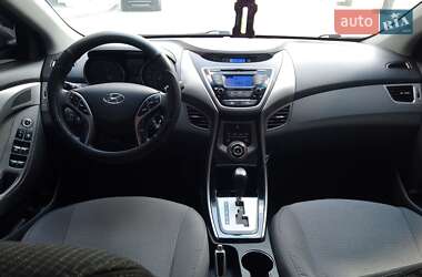 Седан Hyundai Elantra 2013 в 